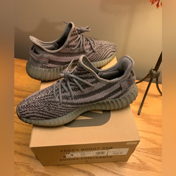 Photos use no filters. 100% authentic Yeezy 350v2 ‘beluga 2.0’ purchase off GOAT - Picture 8 of 8